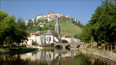 Saint flour route des monts du cantal routes touristiques du cantal guide touristique auvergne