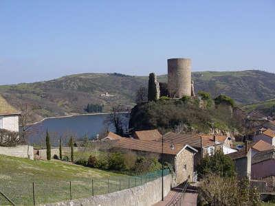 Saint jean saint maurice sur loire la tour village de caractere de loire routes touristiques de la loire guide du tourisme de rhone alpes