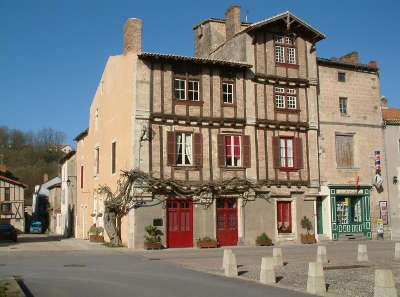 Saint loup lamaire plus beau village hotel du parquet routes touristique des deux sevres guide du tourisme poitou charente