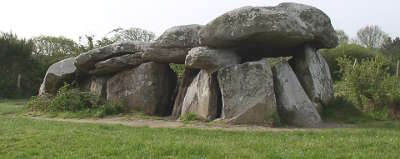 Saint lyphard dolmen de kerbourg route touristique de loire atlantique guide du tourisme des pays de la loire