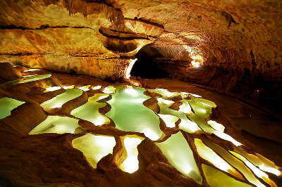 Saint marcel d ardeche gours des grottes route des vins des vignobles d ardeche guide du tourisme de l ardeche