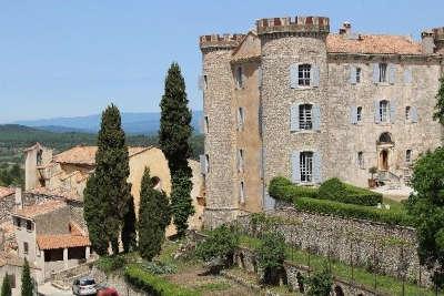 Saint martin de pallieres cite de caractere le chateau routes touristiques du var guide touristique de la provence alpes cote d azur