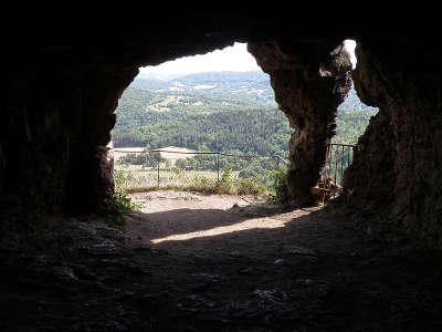 Saint nectaire grottes de chateauneuf routes touristiques du puy de dome guide touristique auvergne