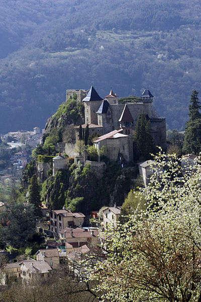 Saint paul en cornillon chateau de la rive routes touristiques de la loire guide du tourisme de rhone alpes