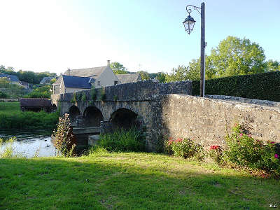 Saint pierre sur erve petite cite de caractere pont medieval routes touristiques de mayenne guide du tourisme pays de la loire