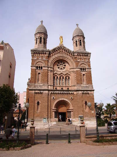 Saint raphael la basilique notre dame de la victoire routes touristiques du var guide du tourisme de la provence alpes cote d azur