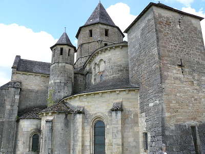 Saint robert plus beaux villages eglise saint robert routes touristique de correze guide touristique du limousin