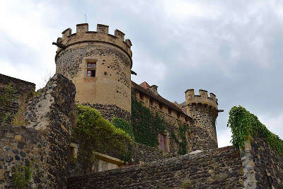 Saint saturnin le chateau plus beaux villages de france routes touristiques du puy de dome guide touristique auvergne