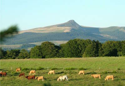 Saint sauves d auvergne routes touristiques du puy de dome le guide touristique auvergne