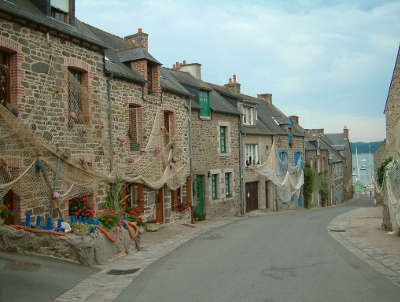 Saint suliac plus beau village de france les routes touristiques dans l ille et vilaine guide du tourisme en bretagne