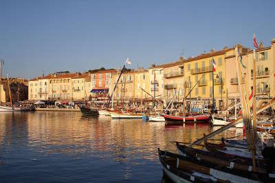 Saint tropez le port routes touristiques du var guide du tourisme de la provence alpes cote d azur