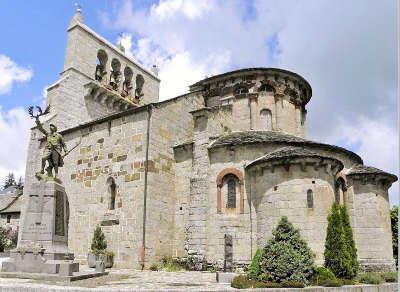 Saint urcize eglise saint pierre et saint michel petite cite de caractere routes touristiques du cantal guide touristique de l auvergne