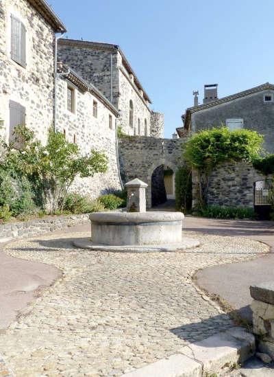 Saint vincent de barres village de caractere routes touristiques de l ardeche guide du tourisme rhone alpes