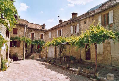 Sainte enimie plus beaux villages routes touristiques de lozere guide touristique du languedoc roussillon