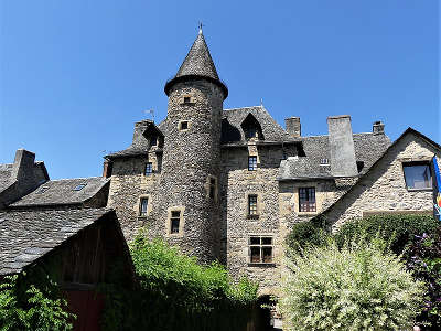 Sainte eulalie d olt plus beaux villages de france le chateau routes touristiques de aveyron guide du tourisme midi pyrenees