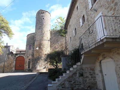 Salavas chateau du xviie siecle routes touristiques de l ardeche guide du tourisme rhone alpes