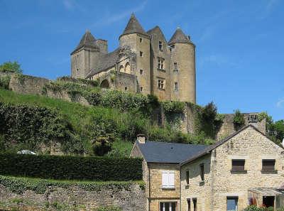 Salignac eyvigues le chateau routes touristiques de la dordogne guide du tourisme d aquitaine