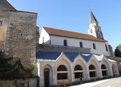 Salives eglise saint martin et le lavoir routes touristiques de la cote d or guide touristique de bourgogne