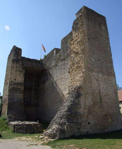 Salives le donjon routes touristiques de la cote d or guide touristique de bourgogne