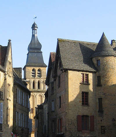 Sarlat la vieille ville les routes touristiques de dordogne guide du tourisme de nouvelle aquitaine