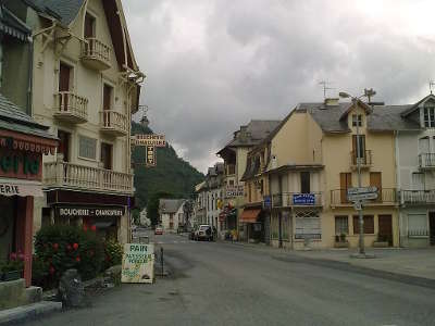 Sarrancolin le village routes touristique des hautes pyrenees guide du tourisme midi pyreneess