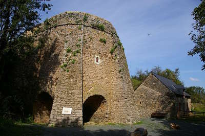 Saulges petite cite de caractere four a chaux de saulges routes touristiques de mayenne guide du tourisme pays de la loire