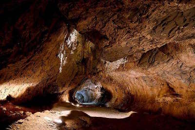 Saulges petite cite de caractere les grottes de saulges routes touristiques de mayenne guide du tourisme pays de la loire