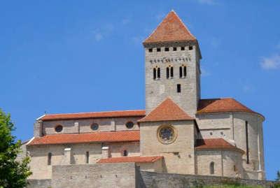 Sauveterre de bearn eglise saint andre route touristique des pyrenees atlantiques guide touristique de l aquitaine