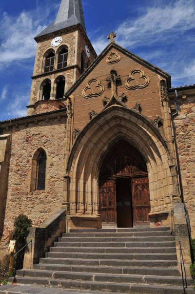 Sauxillanges petite cite de caractere eglise notre dame routes touristiques du puy de dome guide touristique de l auvergne