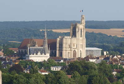 Sens vue de l eglise de saint martin du tertre routes touristiques dans l yonne guide du tourisme en bourgogne