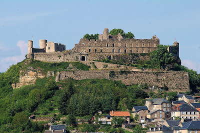 Severac le chateau cite medievale routes touristiques de aveyron guide du tourisme midi pyrenees