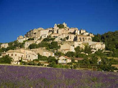 Simiane la rotonde vue sur le village de caractere routes touristiques des alpes de haute provence guide touristique de la provence alpes cote d azur