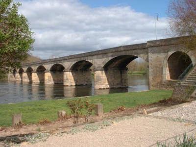 Siorac en perigord le pont routes touristiques de la dordogne guide du tourisme d aquitaine