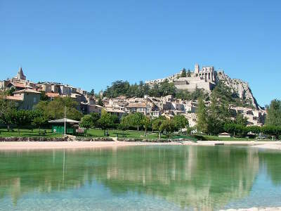 Sisteron plus beau detour de france la citadelle routes touristique des alpes de haute provence guide du tourisme provence alpes cote d azur