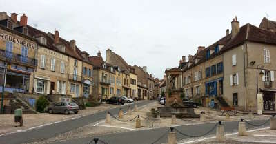 Souvigny route sur les traces des bourbons dans l allier les routes touristiques de l allier guide touristique auvergne