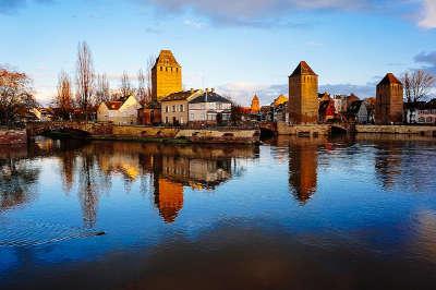 Strasbourg les ponts couverts du xiiie siecle route touristique du bas rhin guide du tourisme d alsace