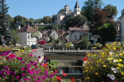 Sur la route du cremant de bourgogne cote d or guide touristique