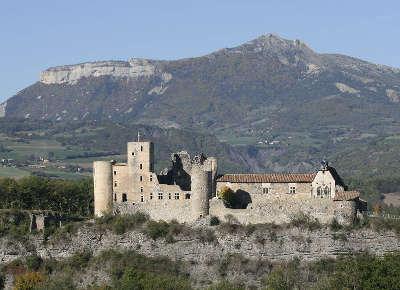 Tallard le chateau routes touristiques des hautes alpes guide du tourisme de la provence alpes cote d azur