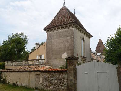 Talmont sur gironde plus beau village chateau de la fond routes touristique de charente maritime guide du tourisme poitou charente