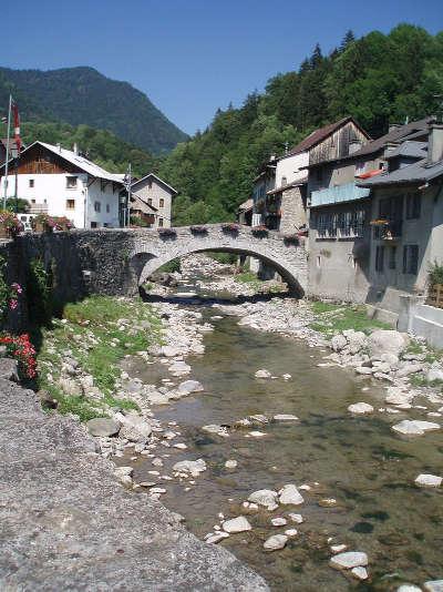 Taninges routes touristiques de haute savoie guide du tourisme de rhone alpes