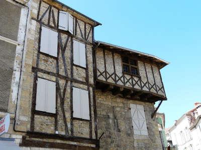 Thiviers maisons a colombages routes touristiques de la dordogne guide du tourisme d aquitaine