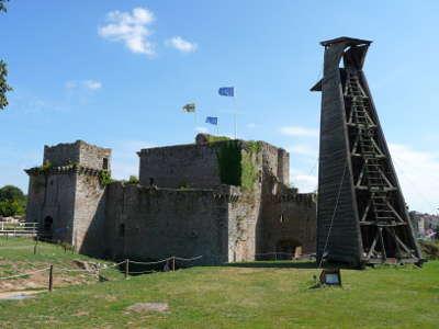 Tiffauges chateau medieval routes touristiques de vendee du tourisme du pays de la loire