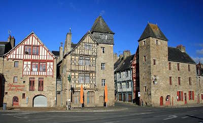 Treguier petite cite de caractere routes touristiques dans les cotes d armor guide du tourisme en bretagne