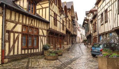 Troyes villes d art et d histoire rue francois gentil routes touristiques dans l aube guide du tourisme grand est