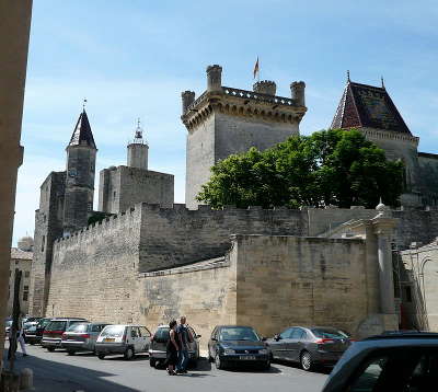 Uzes ville d art et d histoire palais ducal routes touristiques du gard guide du tourisme du languedoc roussillon