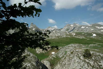 Vallee d ossau cirque d aneou routes touristique des pyrenees atlantiques guide du tourisme aquitaine