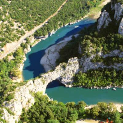 Vallon pont d arc le pont d arc les routes touristiques de l ardeche guide du tourisme rhone alpes