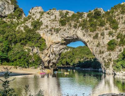 Vallon pont d arc le pont d arc routes touristiques de l ardeche guide du tourisme rhone alpes