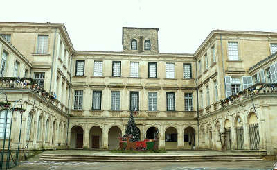 Valreas chateau de simiane route des vins de l enclave des papes guide du tourisme du vaucluse