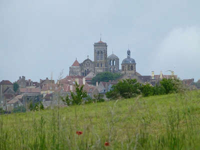 Vezelay plus beaux villages de france routes touristiques en cote d or guide du tourisme en bourgogne